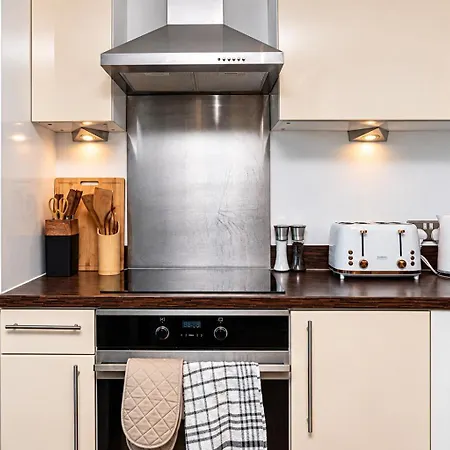 Skyline Penthouse I Free Parking I Sleeps 7 * Leeds (West Yorkshire)