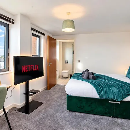 Apartment Skyline Penthouse I Free Parking I Sleeps 7