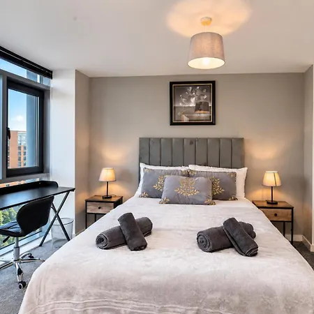 Apartment Skyline Penthouse I Free Parking I Sleeps 7 Leeds (West Yorkshire)